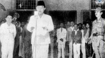 Sadar Enggak Sih, Kenapa Ya Foto Peristiwa Proklamasi Indonesia Hanya Sedikit?