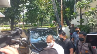 Cuma Menunduk saat Muncul di Komnas HAM, Begini Tampang Bharada E Terduga Penembak Brigadir J