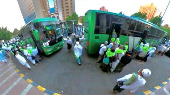 Pengalaman Jemaah Naik Bus Shalawat: Setia Antarkan ke Masjidil Haram