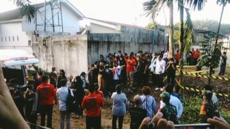 Makam Dibongkar, Ibunda Brigadir J Menangis Histeris