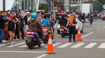 Petugas Dishub Ribut dengan Juru Parkir Liar, Wagub DKI Minta Bocah SCBD Tak Parkir Sembarangan