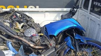 Truk Sampah DLH DKI Lindas Motor di Cililitan, Satu Orang Tewas