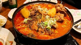 5 Makanan Pedas Asal Korea Selatan yang Menjadi Favorit Orang Indonesia