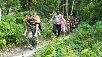 Nenek Berusia 87 Tahun Hilang di Hutan Selama 3 Hari, Ditemukan Duduk Menangis di Bawah Pohon