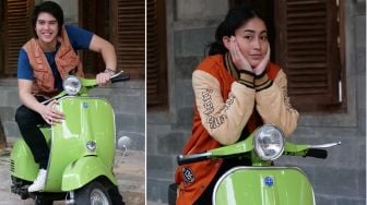 El Rumi dan Sintya Marisca Umbar Pose Naik Vespa Klasik Bikin Publik Penasaran, Kok Bisa Barengan Gitu Ya?