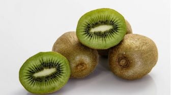 5 Manfaat Mengonsumsi Buah Kiwi bagi Kesehatan Tubuh