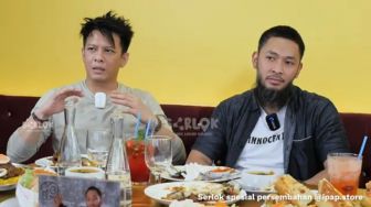 Viral Ariel NOAH Cium Uki Kautsar, Netizen Meleyot: Mirip Bromance Vincent Desta