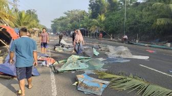 Viral Pedagang Es Cingcau Ngamuk, Buang Material Kios Ke Jalanan