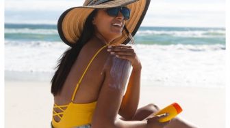 5 Manfaat Sunscreen untuk Kesehatan Kulit, Terutama Wajah