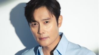 Lee Byung Hun Sebut Film Emergency Declaration Seperti Naik Roller Coaster