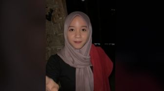 Gadis Cantik Ini Tunjukkan Kamar Mandi yang Terpisah Jauh dari Rumah Utama, Warganet Ramai-ramai Ngajak Serumah