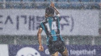Asnawi Cetak Gol Lagi, Netizen: Jangan Remehkan Pemain Indonesia ketika Hujan