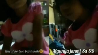 Gemas, Anak SD Ini Minta Bantuan Kakak Kerjakan PR Mengeluh Bak Orang Dewasa