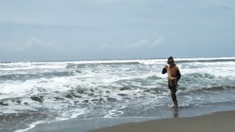 Pesisir Pantai Selatan Pulau Jawa Berpotensi Tsunami, Alat Pendeteksi di Laut Cianjur Malah Tak Berfungsi