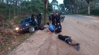 Mobil Serempet Dua Motor, Maung Galunggung Kejar Hingga Sancang Garut