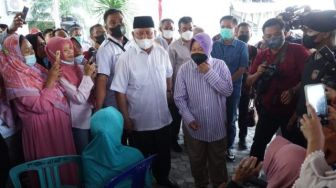 Rangkaian HAN Menteri Sosial RI Rismaharani Kunjungi Lokasi Operasi Katarak