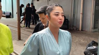 Dewi Perssik Labrak Fans Lesti Kejora dan Rizky Billar: Junjunganmu Besar dari Indosiar!