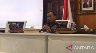 Beras Tidak Berstiker Bansos Presiden, Kemensos Ragukan Asal Paket Bansos yang Dikubur di Depok