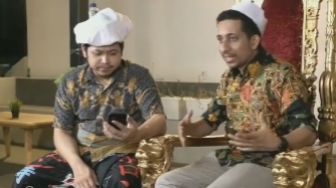 Habib Husein Ja'far Jawab Pertanyaan Nyeleneh, Kenapa Alquran Bahasa Arab bukan Bahasa Jawa atau Madura?