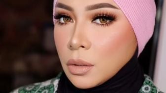 Melly Goeslaw Didiskriminasi Desainer Handal karena Bertubuh Gemuk