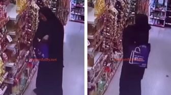 Terpopuler: Ibu-ibu Bergamis Sikat Habis Minyak Goreng, Petugas Kebersihan Stasiun Rekam Penumpang Perempuan di Toilet