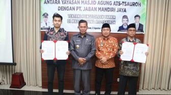 Lahan Parkir Masjid Agung Ats Tsauroh Kota Serang Dikelola Resmi