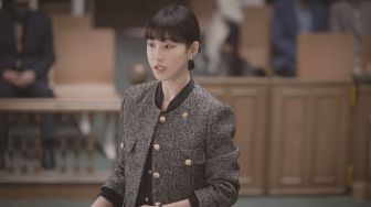 5 Pesona Ha Yun Kyung di Extraordinary Attorney Woo, Aktingnya Sebagai Pengacara Mencuri Perhatian