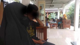 10 Kali Diperkosa Mantan Pacar hingga Hamil 6 Bulan, Gadis SMP di Lamongan Lapor ke Polisi Didampingi Suami