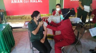 Vaksin Booster Kedua Mulai Diterima Pemprov Bali, Sasaran Pertama: Tenaga Kesehatan