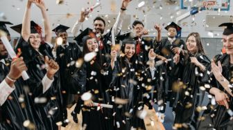 Dear Fresh Graduate, Ini 4 Tantangan yang akan Dihadapi Setelah Wisuda
