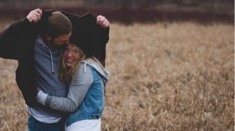 4 Bukti yang Menunjukkan Kalau Pasangan Memiliki Kepedulian yang Tinggi