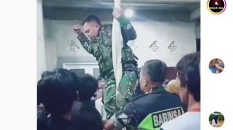 Viral Video Aksi Superhero Anggota TNI Loncat dan Hinggap di Tiang Bubarkan Keributan