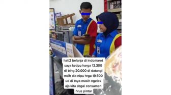Viral Seorang Ibu Tegur Kasir Minimarket yang Diduga Mainkan Harga, Aksinya Tuai Pro Kontra