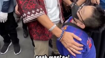 Viral Video Anak Disabilitas Rela Tunggu Lama Sandiaga Uno Demi Tanyakan Kehadiran Presiden Jokowi di Pontianak