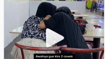 Beredar Video Pelajar Bermesraan di Mall Dengan Pacar, Cubit Pipi Sampai Ciuman