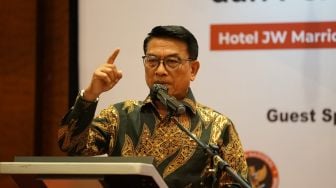 Luhut Usul Perwira Aktif TNI Bisa Bertugas di Kementerian/Lembaga, Moeldoko: Itu Baru Diskursus