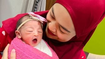 Ria Ricis Sebut Baby Moana Ada Saja Tingkahnya, Netizen: Nggak Heran Suka Akrobat