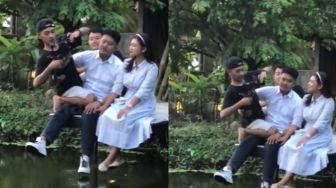 Cara Fotografer Motret Ini Kocak Abis, Warganet: Hasil Jelek Ceburin Aja