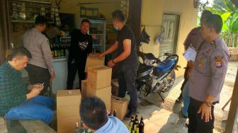 Polres Lebak Sita Ratusan Botol Miras dari Berbagai Merk