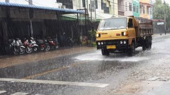 Prediksi Cuaca BMKG: Hujan Guyur Karimun Selama Sepekan