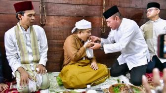 Momen Edy Rahmayadi dan UAS Jenguk Tuan Guru Besilam