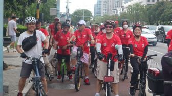 Sebanyak 100 WNI Bersepeda Keliling Beijing Sambut Peringatan Hari Kemerdekaan Republik Indonesia