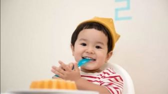 Makan Sambil Main Gadget Berpotensi Merusak Pola Makan Anak
