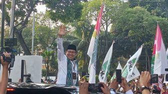 Usai Daftar Ikut Pemilu, Cak Imin Ikuti Prabowo Sapa Kader dan Simpatisan dari Aplhard, Bentangkan Bendera PKB