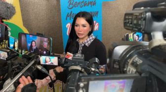 Sudah Buat Medina Zein Lewatkan Pemakaman Ayah, Uci Flowdea Akui Menyesal