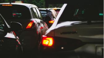 5 Tips Mengendalikan Stres Akibat Macet, Jangan Biarkan Merusak Mood Kamu!