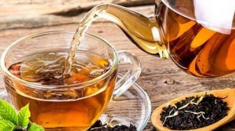 4 Dampak Buruk Minum Teh Saat Perut Kosong