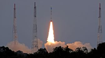Roket India Gagal Luncurkan Satelit di Orbit Bumi