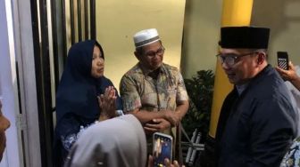Ridwan Kamil Sambangi Keluarga Pelajar Hanyut di Padang yang Jasadnya Belum Ditemukan hingga Hampir 2 Bulan