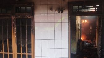6 Rumah di Jalan Rahmadsyah Medan Terbakar